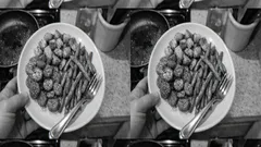 ハンバーグの日にこれ一皿：レンジ下ごしらえで「3種野菜のバター焼き」