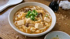 包丁いらずでほっと温まる：卵と豆腐のやさしいあんかけうどん
